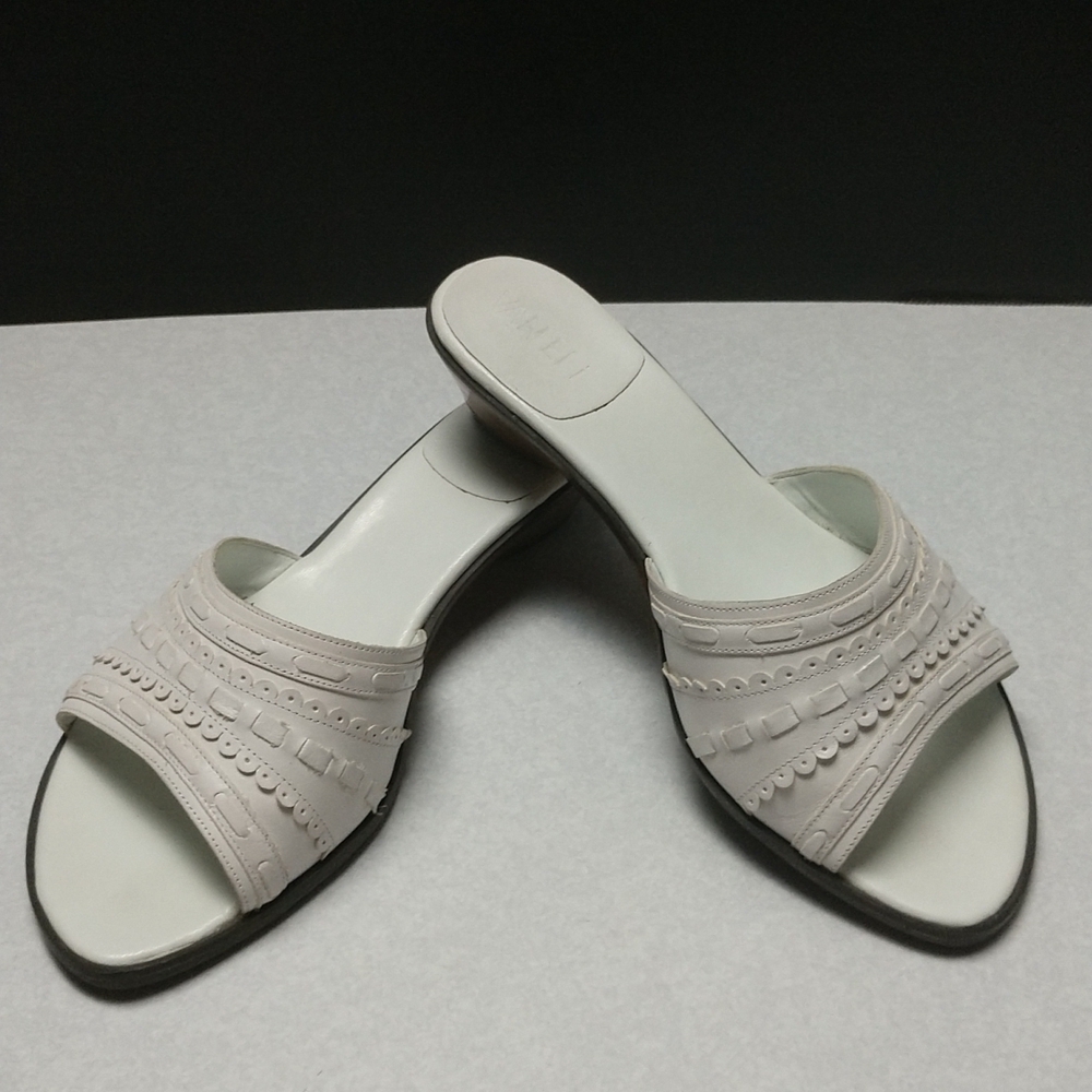 Van Eli White Slide Sandals Size 6.5
